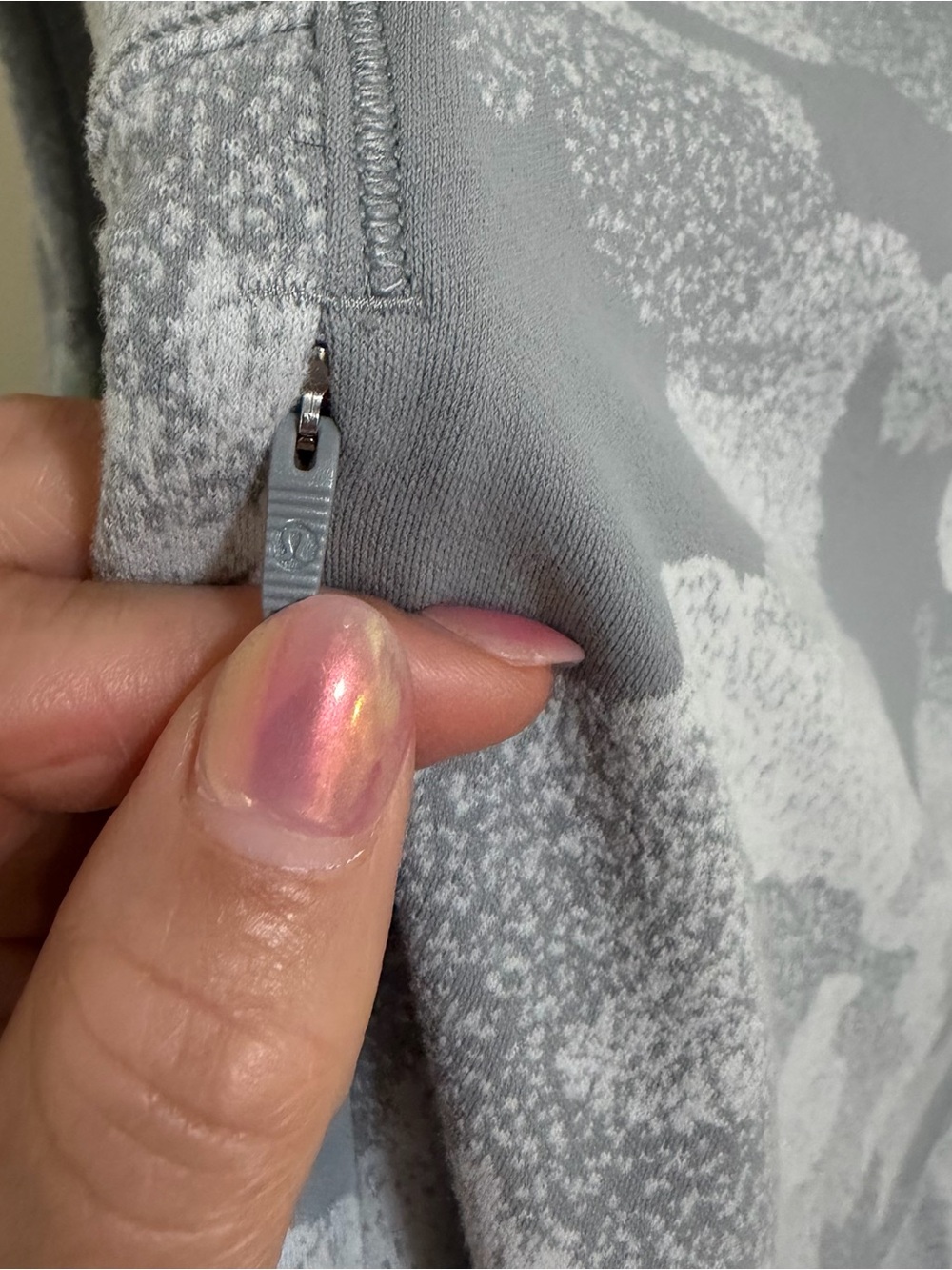 Lululemon Camo Close To Crossing Rulu Long Sleeve Shirt Crossover Gray Size 8 - Picture 9 of 10